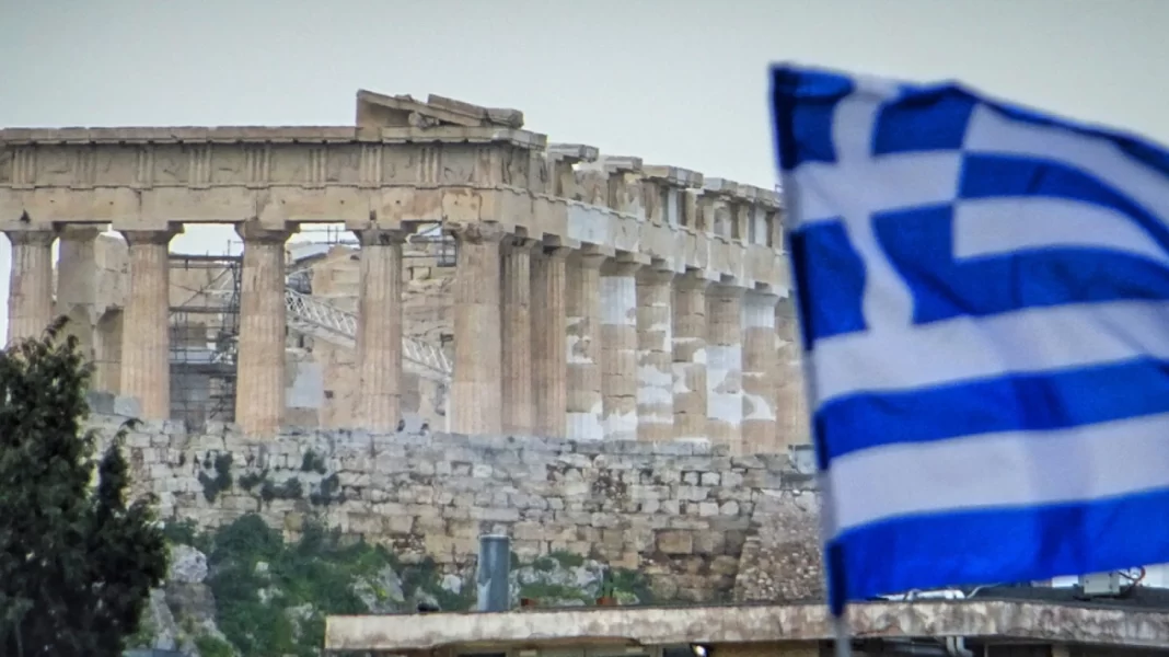 Οικονομία: Οι διεθνείς οίκοι ανανεώνουν την «ψήφο εμπιστοσύνης» στην Ελλάδα – Τι προβλέπουν για Χρηματιστήριο και τράπεζες