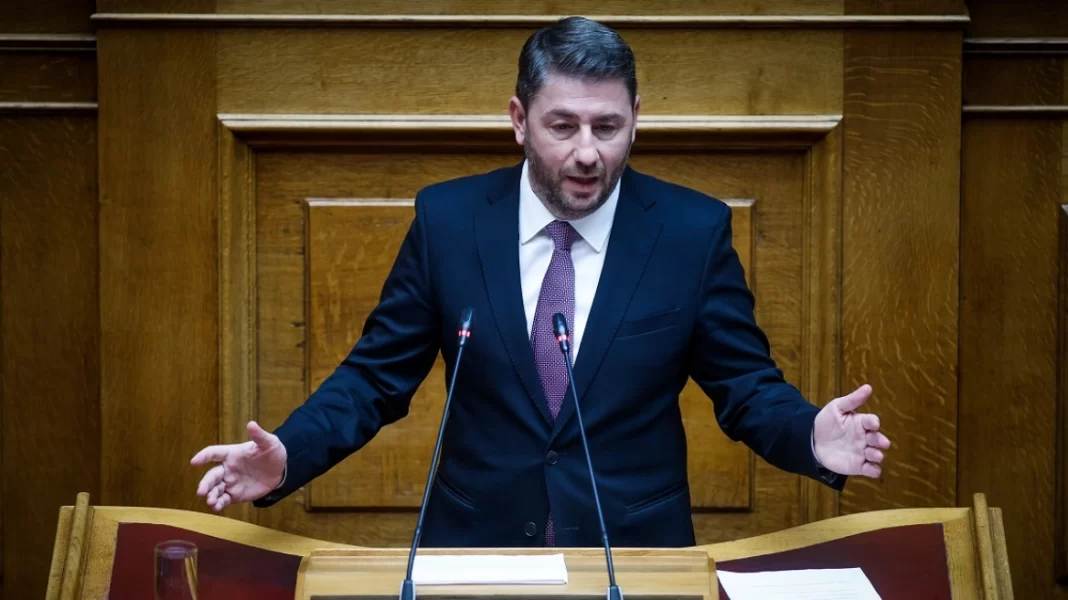 Ανδρουλάκης σε κυβέρνηση: Δεν πάτε να ερευνήσετε αλλά να συγκαλύψετε τα Τέμπη