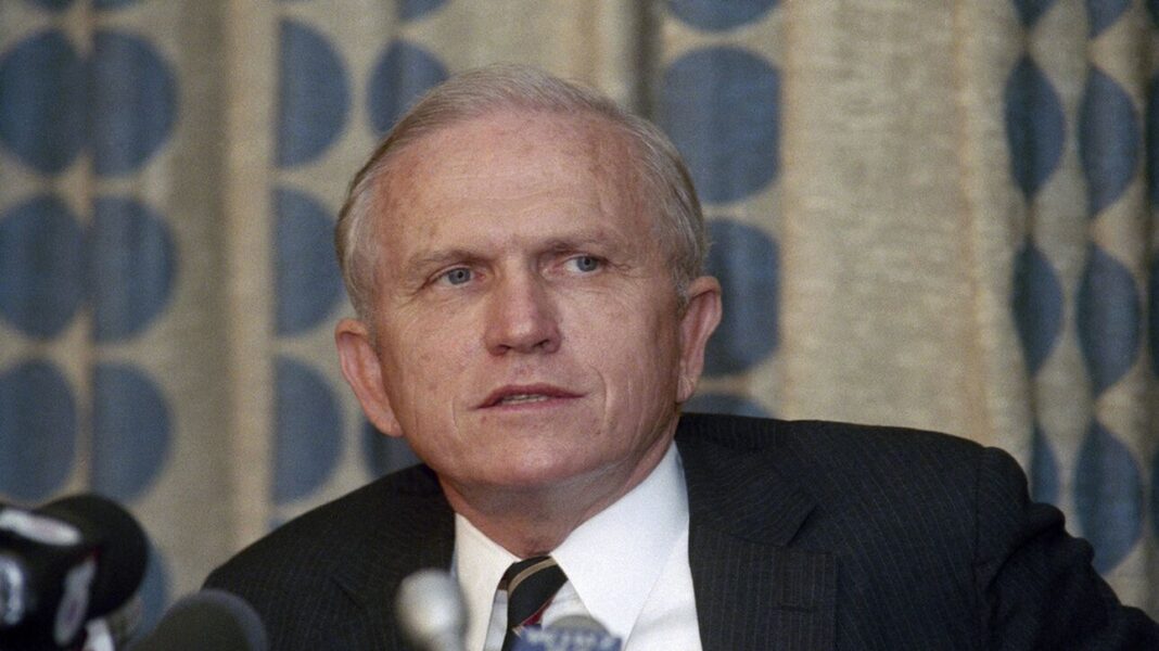Πέθανε ο αστροναύτης του Apollo 8 Φρανκ Μπόρμαν