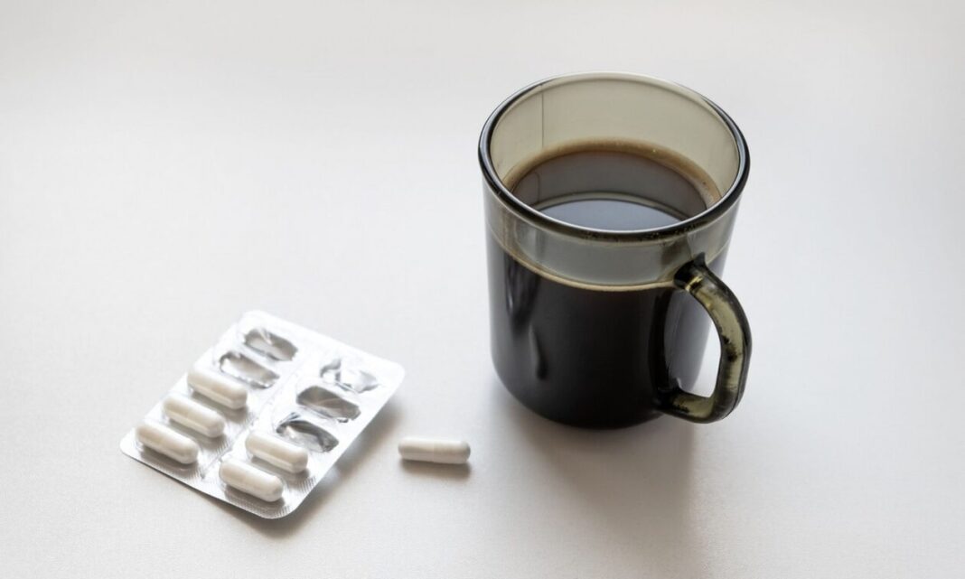 Ποια φάρμακα πρέπει να μην παίρνετε ποτέ με τον καφέ σας