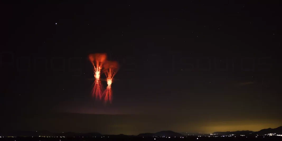 Meteo: Φωτογραφία από σπάνιο κεραυνό στην Ικαρία – Το εντυπωσιακό διπλό red sprite