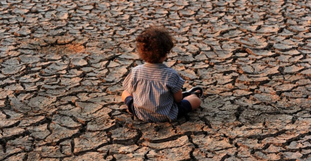 Κλιματική αλλαγή: Πώς επηρεάζει τα παιδιά - «Ένα στα 3 εκτίθεται σε ακραία καιρικά φαινόμενα»
