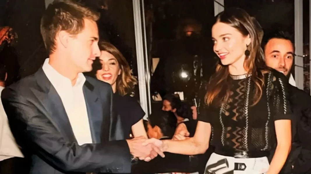 Μιράντα Κερ: Βρήκε φωτογραφία από τη στιγμή που συνάντησε για πρώτη φορά τον σύζυγό της