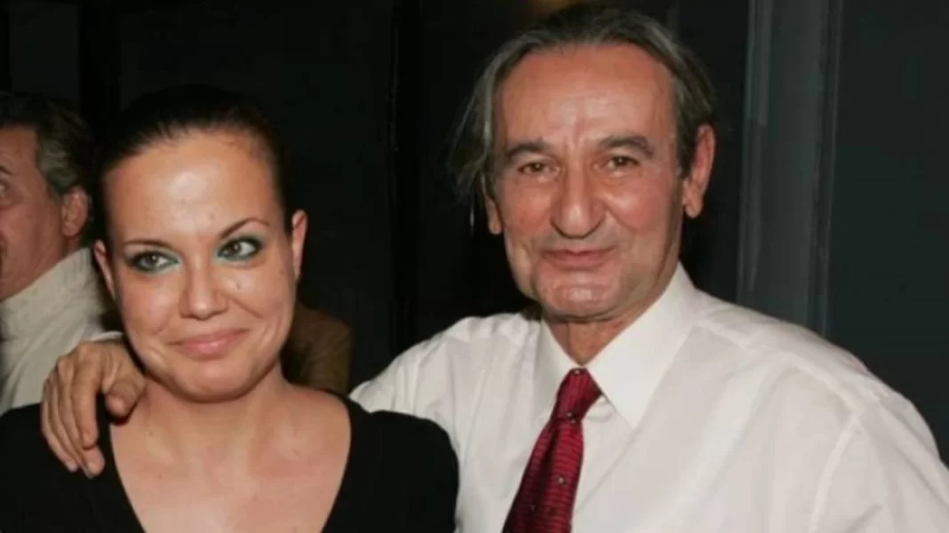 Σωτήρης Μουστάκας: Ενοχλημένη η κόρη του, Αλεξία, με δημοσιεύματα ότι δεν τους άφησε τίποτα