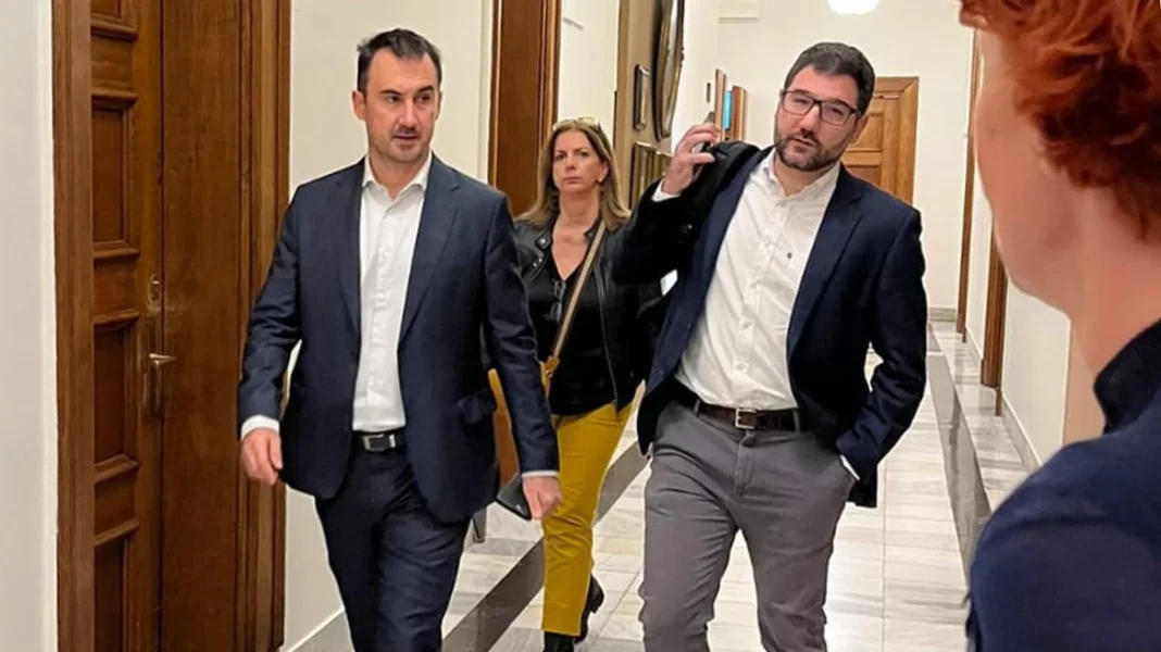 ΣΥΡΙΖΑ: Αλέξης Χαρίτσης και Νάσος Ηλιόπουλος στο γραφείο του προέδρου της Βουλής