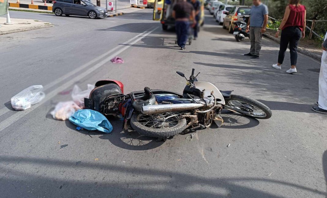 Κρήτη: Μηχανή συγκρούστηκε με βαν - Στο νοσοκομείο ένας άνδρας (εικόνες)