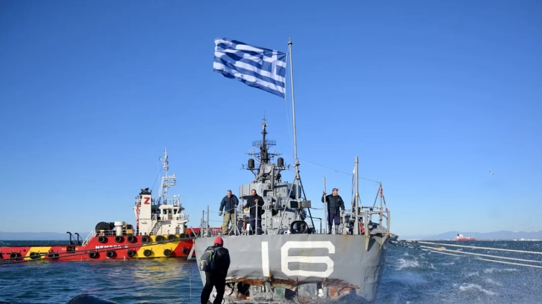 Αντιτορπιλικό Βέλος: Σήμερα οι αποφάσεις για το πού και πώς θα επιδιορθωθούν οι ζημιές από τη θαλασσοταραχή