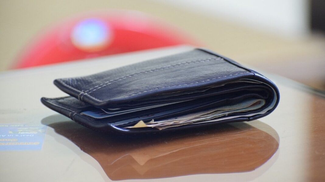 Ποιοι θα δουν αύξηση 8% του Ελάχιστου Εγγυημένου Εισoδήματος