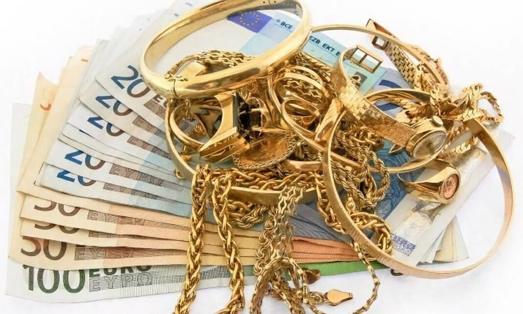 Ο «τεχνικός της ΔΕΗ» άρπαξε 50.000 ευρώ, λίρες και κοσμήματα από ηλικιωμένη