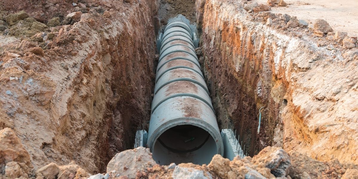 Ηράκλειο: Συνεχίζονται οι εργασίες για την αποκατάσταση βλάβης σε αγωγό – Προβλήματα υδροδότησης σε 12 περιοχές