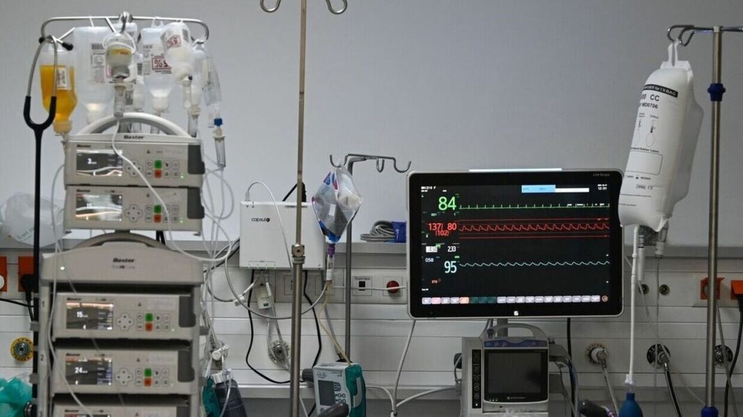 Ρέντη: Κρίσιμες ώρες για τον αστυνομικό – Παραμένει διασωληνωμένος στη ΜΕΘ