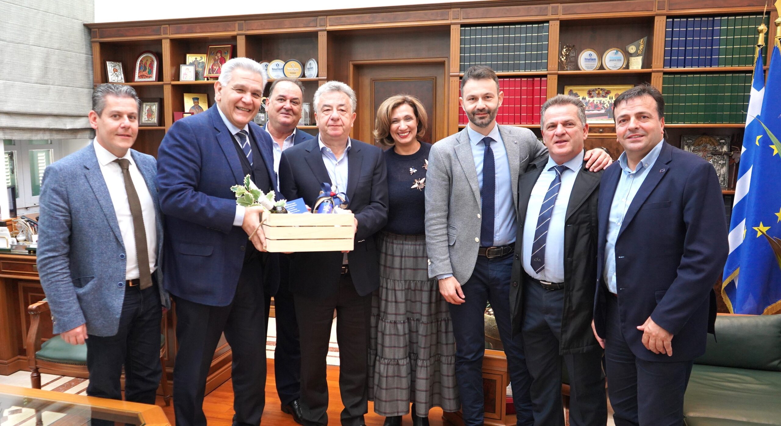 Ευχές για τις γιορτές της ΔΕΕΠ Ηρακλείου στον Περιφερειάρχη Κρήτης