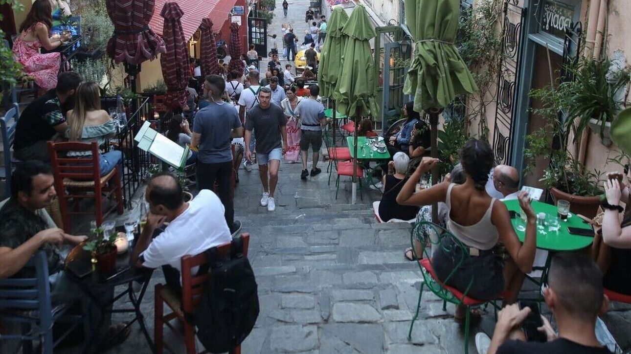 ΕΛΣΤΑΤ: Αύξηση 15% στον κύκλο εργασιών στις επιχειρήσεις καταλυμάτων και εστίασης