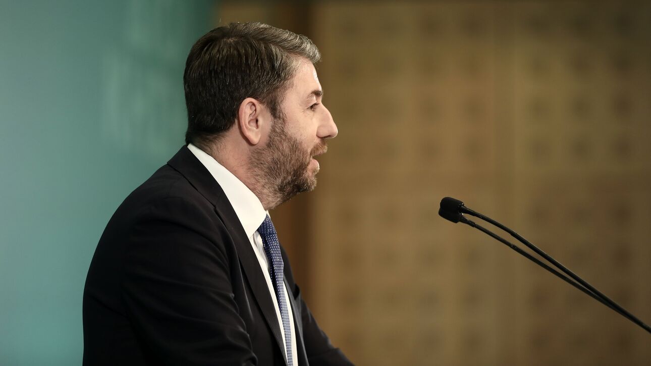 Ανδρουλάκης για θάνατο αστυνομικού: Χρέος να τερματιστούν οι εγκληματικές πράξεις στον αθλητισμό