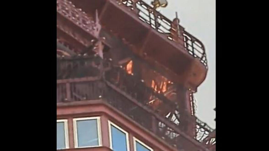 Βρετανία: Φωτιά στον εμβληματικό Πύργο του Μπλάκπουλ - Μάχη με τις φλόγες