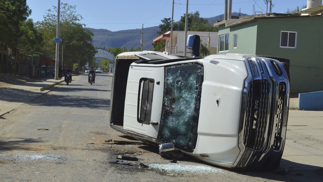 Πολίτες στα όπλα: Οδομαχίες με γκάνγκστερ στο Μεξικό – Τουλάχιστον 11 νεκροί