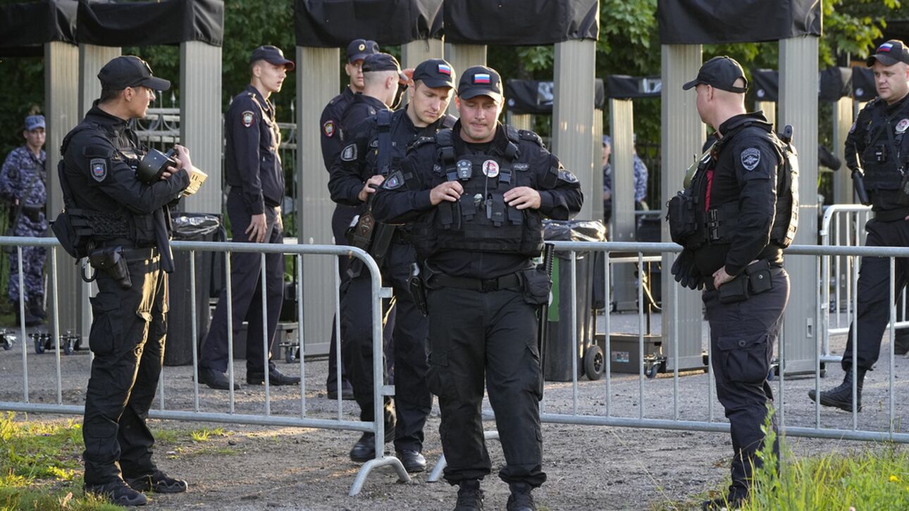 Ρωσία: Δύο νεκροί και 4 τραυματίες σε επεισόδιο με πυροβολισμούς σε σχολείο