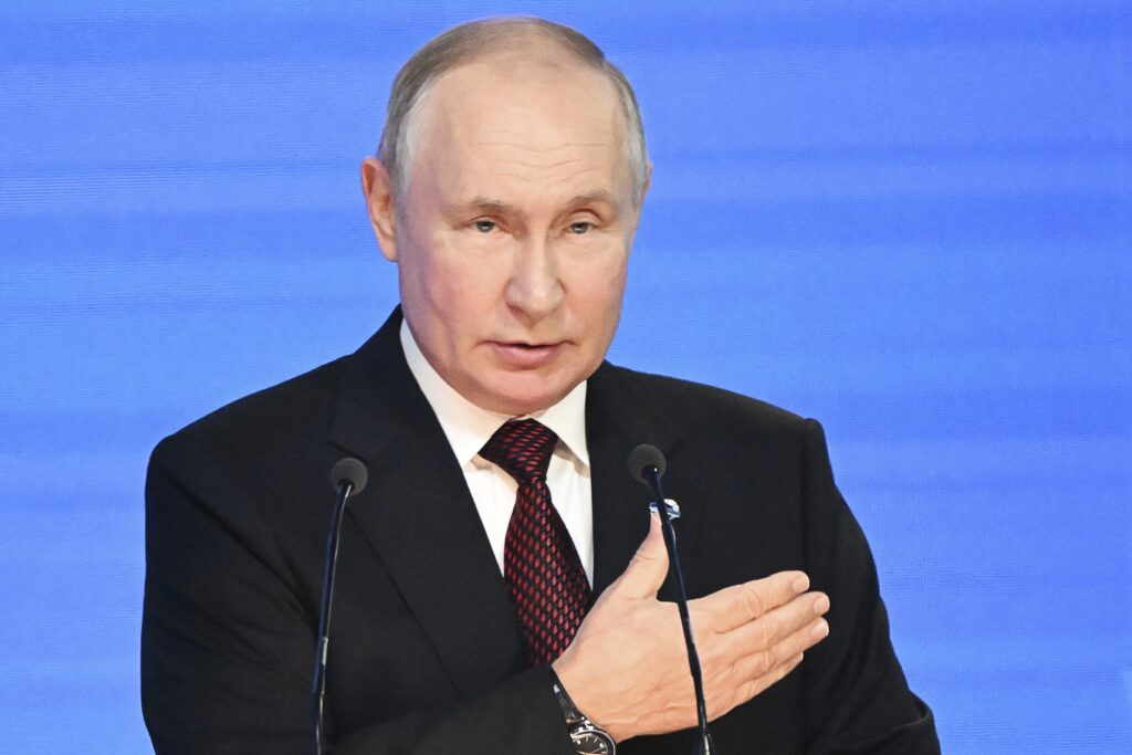Ο Πούτιν υπέγραψε διάταγμα που προβλέπει αύξηση των ενόπλων δυνάμεων