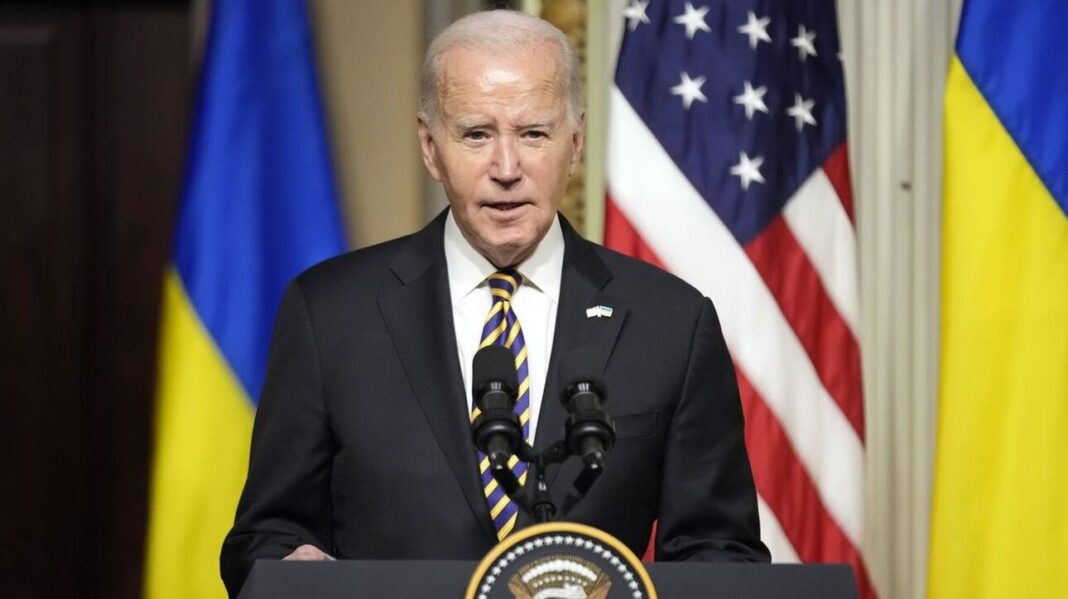 AP23346799571475 HΠΑ: Όχημα έπεσε στην αυτοκινητοπομπή του Τζο Μπάιντεν