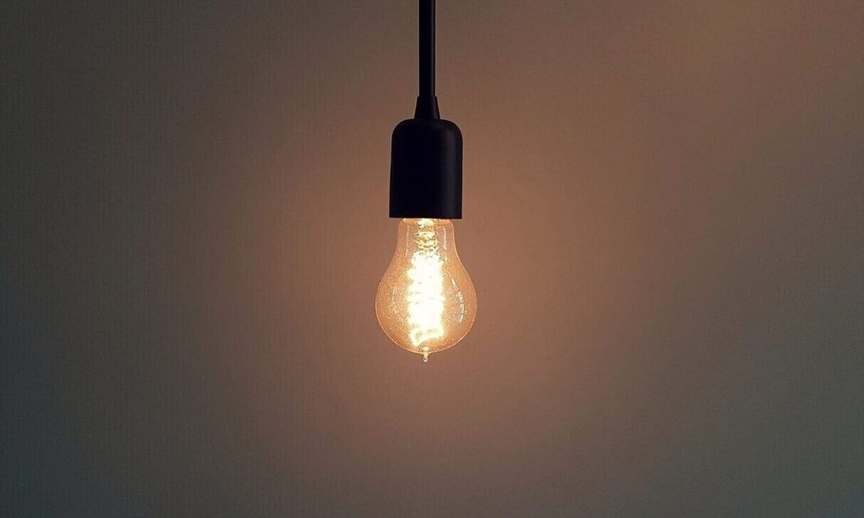 Ηλεκτρικό ρεύμα: Πώς θα κινηθούν οι τιμές στις αρχές του 2024 - Οδηγός για τα έγχρωμα τιμολόγια