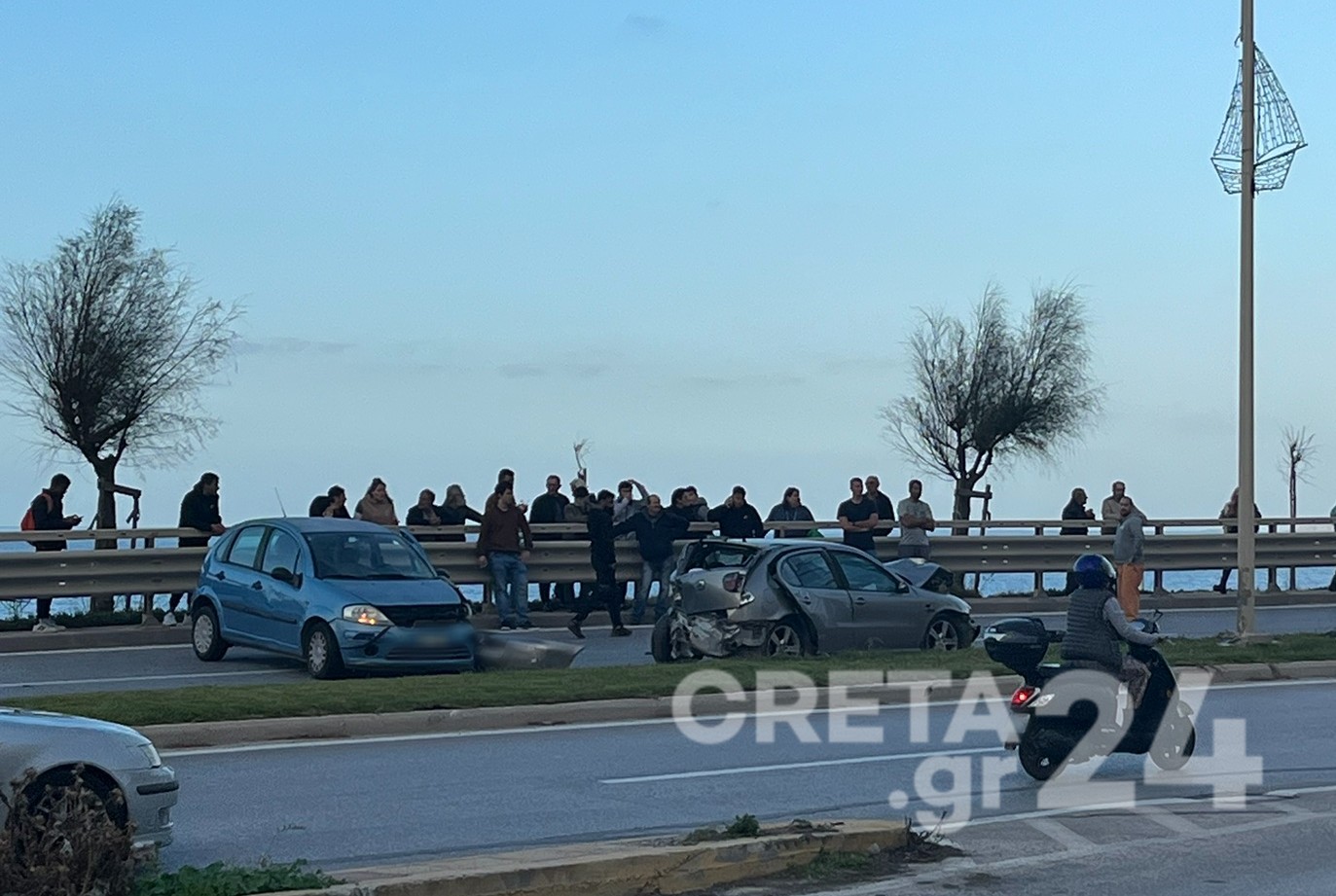 Ηράκλειο: Σφοδρή σύγκρουση αυτοκινήτων - Στο νοσοκομείο ένας άνδρας