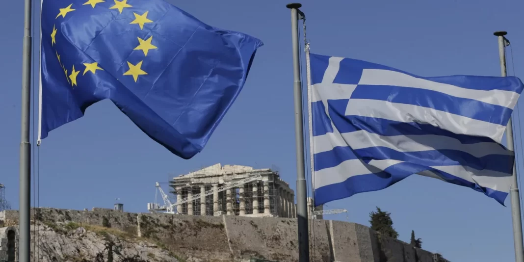 Νέα εύσημα από Κομισιόν: Ανθεκτική η ελληνική οικονομία παρά τις προκλήσεις - Βιώσιμο το χρέος