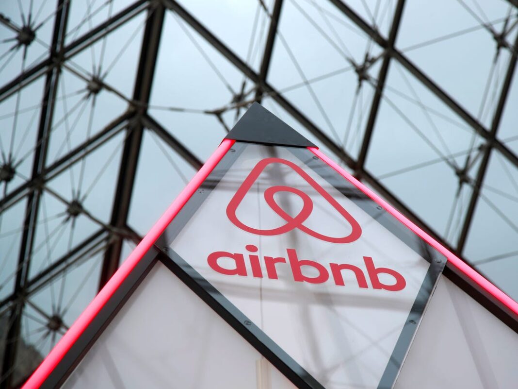 Airbnb: Πρόστιμα 27 εκατ. ευρώ για παραπλανητικές χρεώσεις σε πελάτες