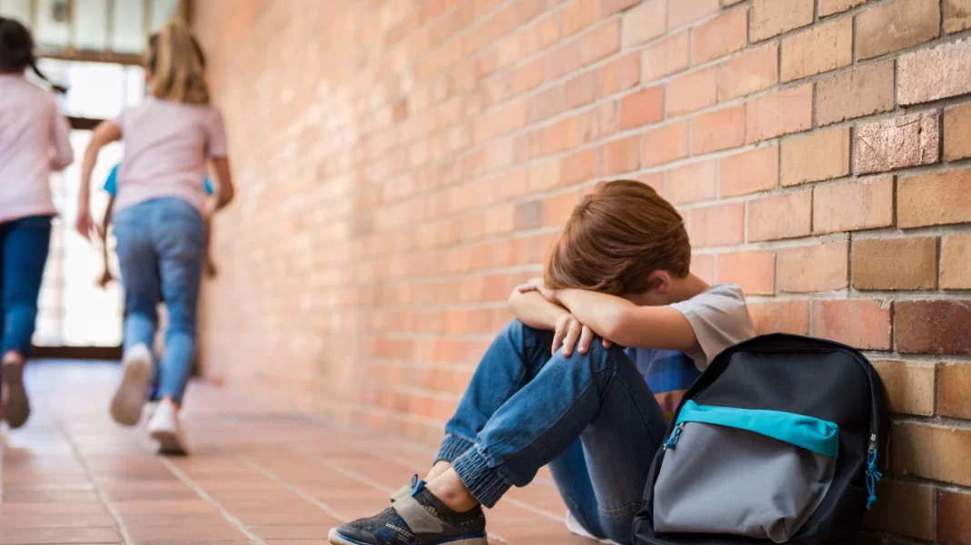 Απίστευτο περιστατικό bullying σε δημοτικό: Ανήλικος έγδυσε και έπαιξε τρίλιζα στα οπίσθια 7χρονου!