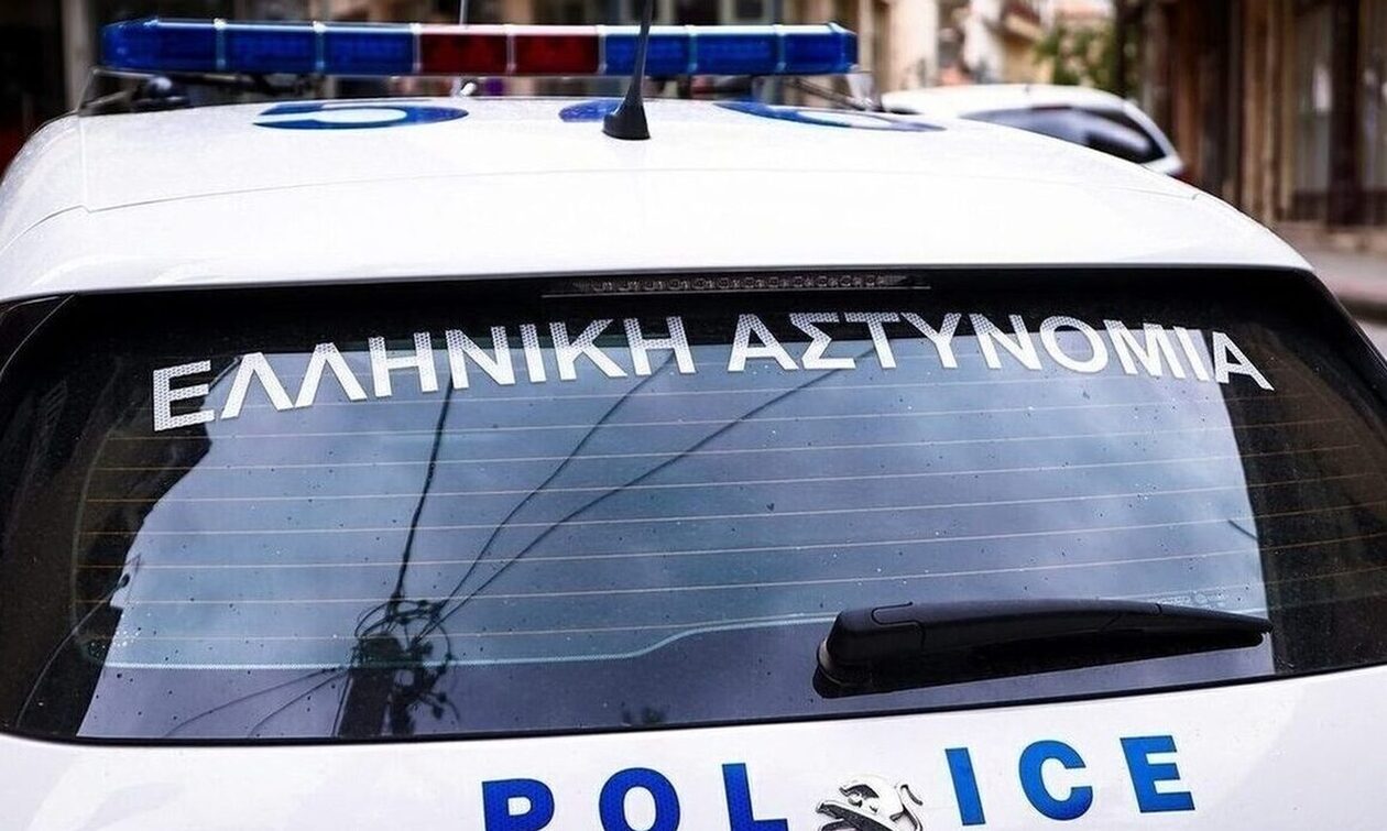 Άρπαξαν 42 χρυσές λίρες και 16.500 ευρώ