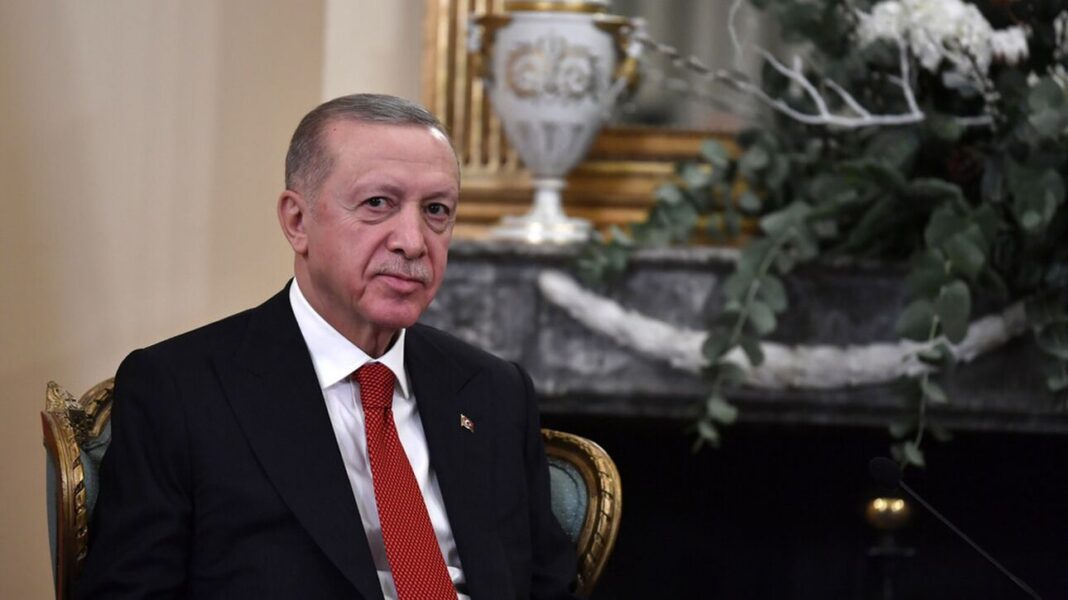 Ερντογάν: «Ας τελειώσουμε τις αερομαχίες στο Αιγαίο» – Επιτυχής η επίσκεψη