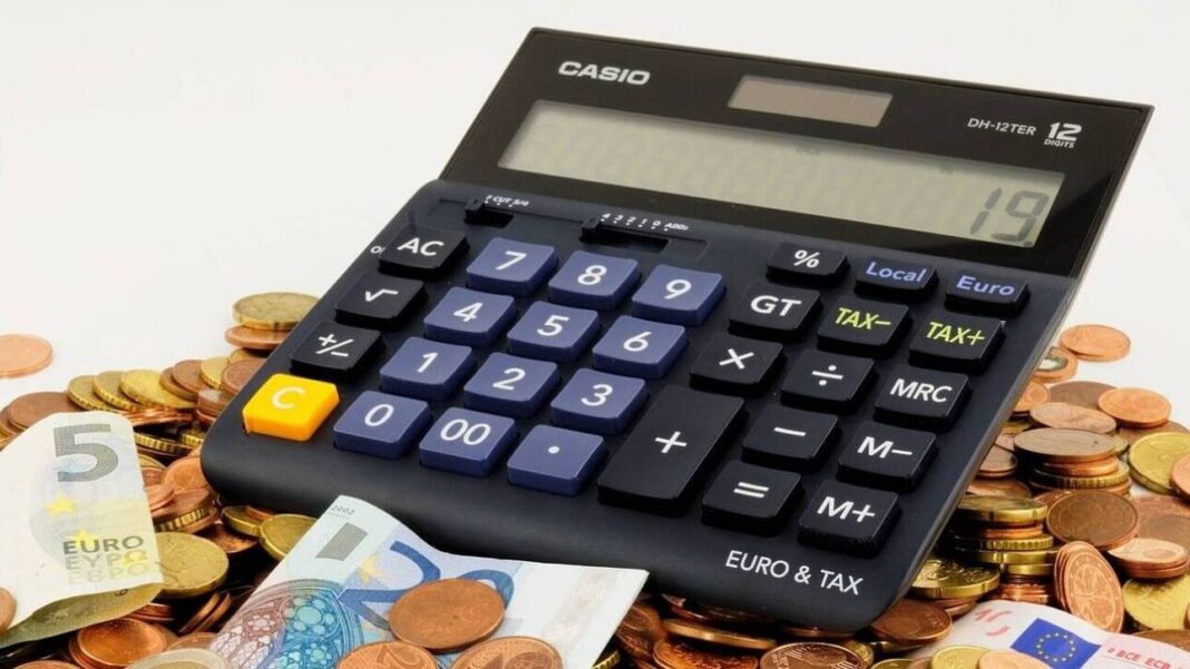Σε ποιους φέρνει αυξήσεις και νέες παροχές ο προϋπολογισμός του 2024