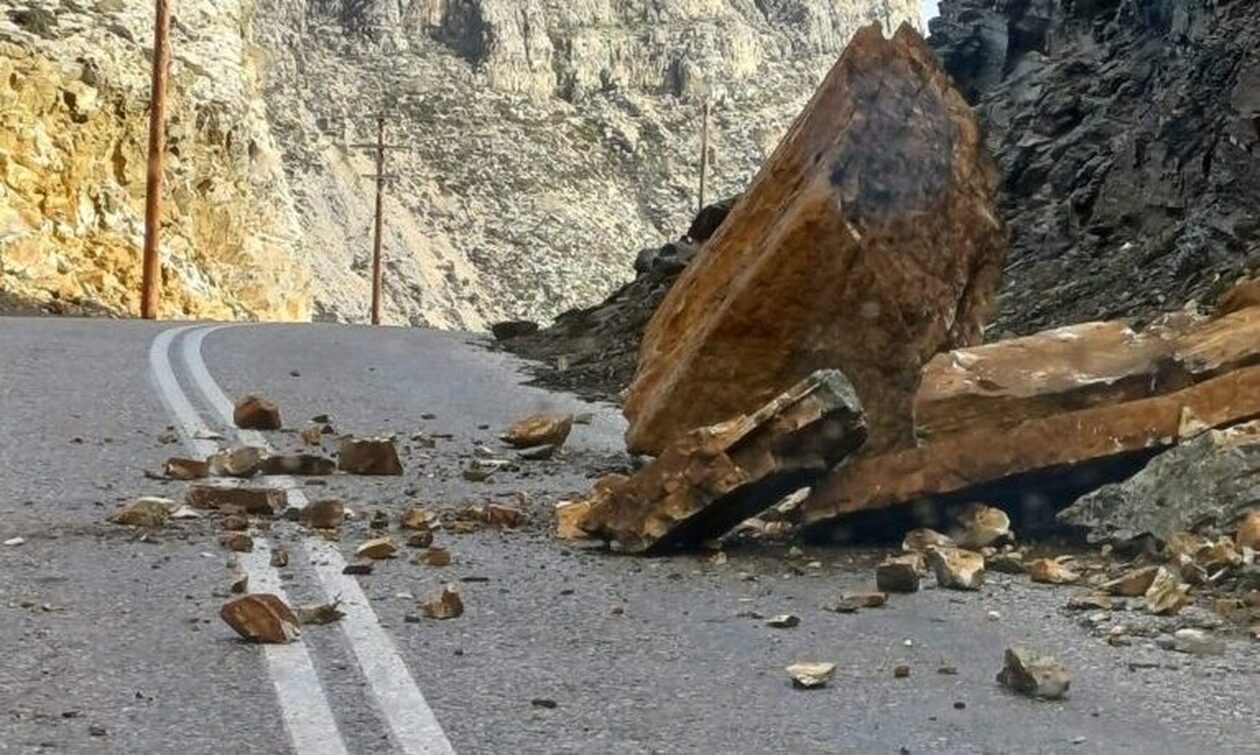 Κατολίσθηση στην Ικαρία από την ισχυρή βροχόπτωση
