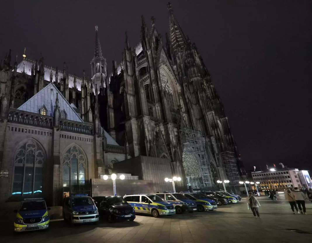 Έρευνα της αστυνομίας στον καθεδρικό ναό της Κολονίας έπειτα από πληροφορίες για επίθεση