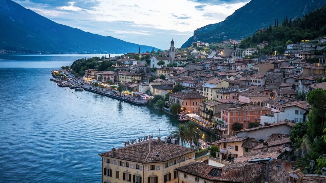 Ιταλία: Κατολίσθηση «κατάπιε» ολόκληρη βουνοπλαγιά στη λίμνη Γκάρντα