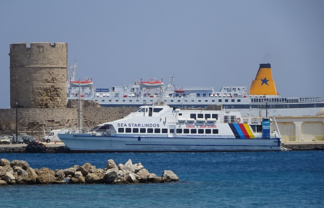 lindos Πρόσκρουση του «Sea Star Lindos» στο λιμάνι της Ρόδου κατά τη διαδικασία κατάπλου - 41 επιβάτες, 8 μέλη πλήρωμα