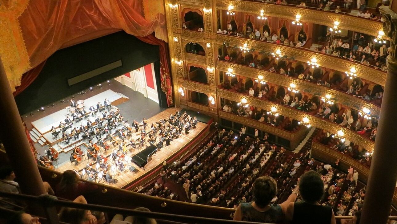 Δωρεάν εισιτήρια για θέατρο και κινηματογράφο: Ποιοί δικαιούνται και μέχρι πότε