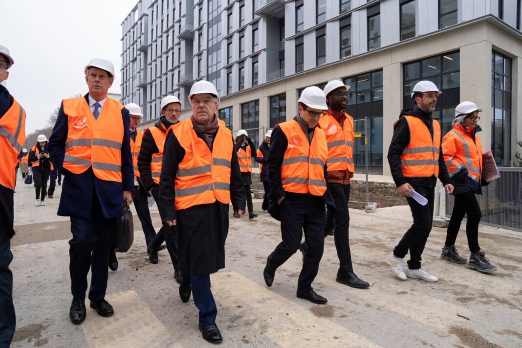 Γαλλία: Διαρροή αερίου στο εργοτάξιο του Ολυμπιακού Χωριού, την ώρα επίσκεψης του προέδρου της ΔΟΕ