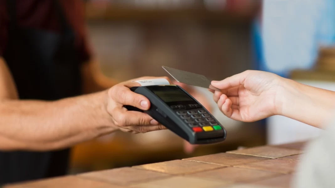 Επεκτείνεται η χρήση POS σε 35 δραστηριότητες της ελληνικής οικονομίας