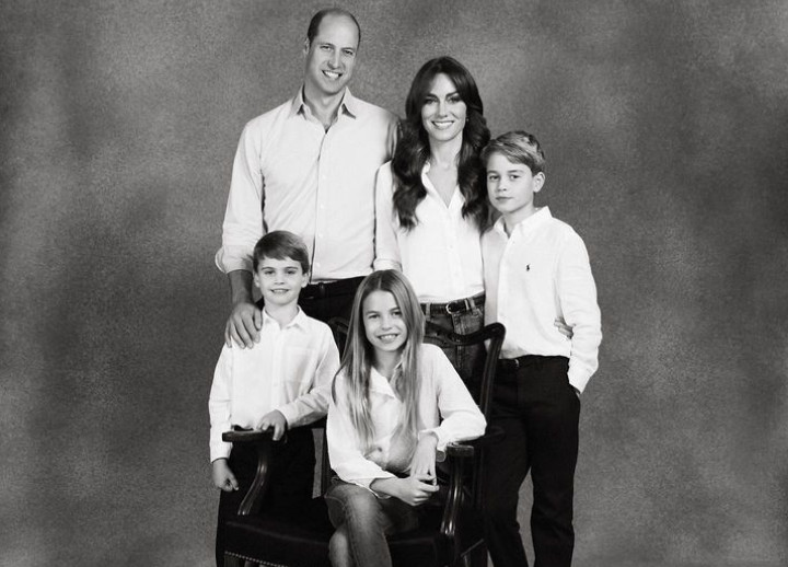 Το τερμάτισαν στο photoshop; Μυστήριο με τη χριστουγεννιάτικη κάρτα του πρίγκιπα Γουίλιαμ