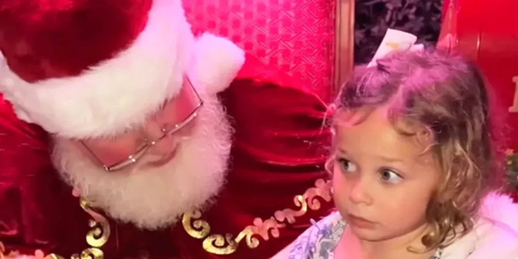 Ο Άγιος Βασίλης ρώτησε κοριτσάκι αν θέλει να κάτσει στα πόδια του -Viral η αντίδρασή του στο TikTok