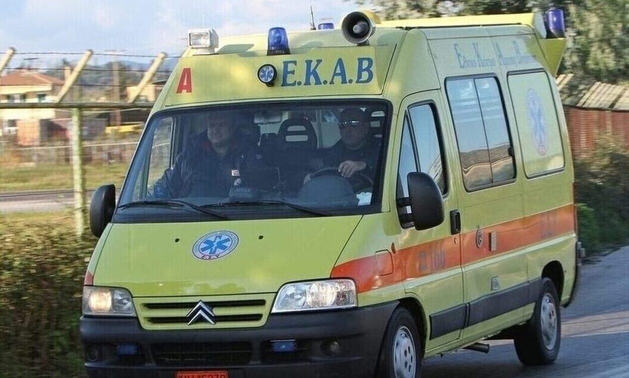 Πέντε τραυματίες σε μετωπική σύγκρουση οχημάτων