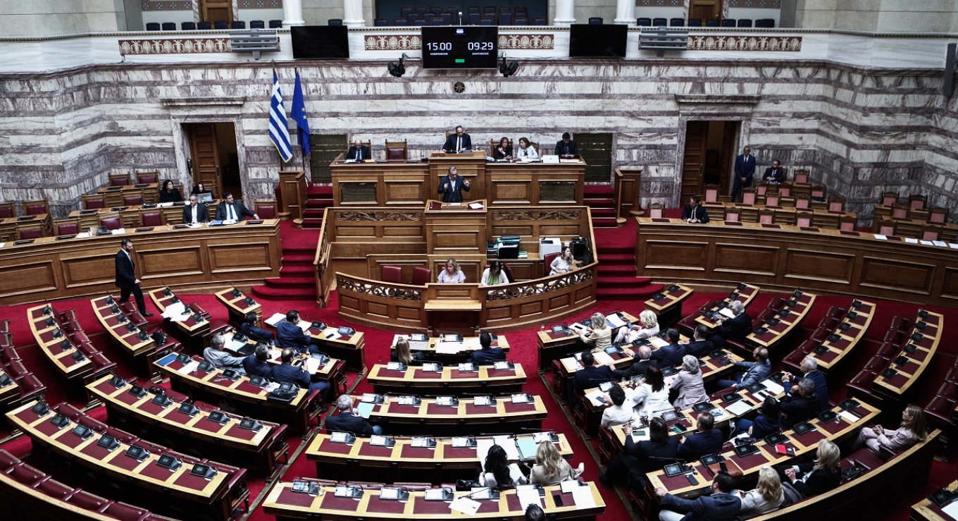 Βουλή: «Πέρασε» με 158 «ναι» το νέο φορολογικό νομοσχέδιο