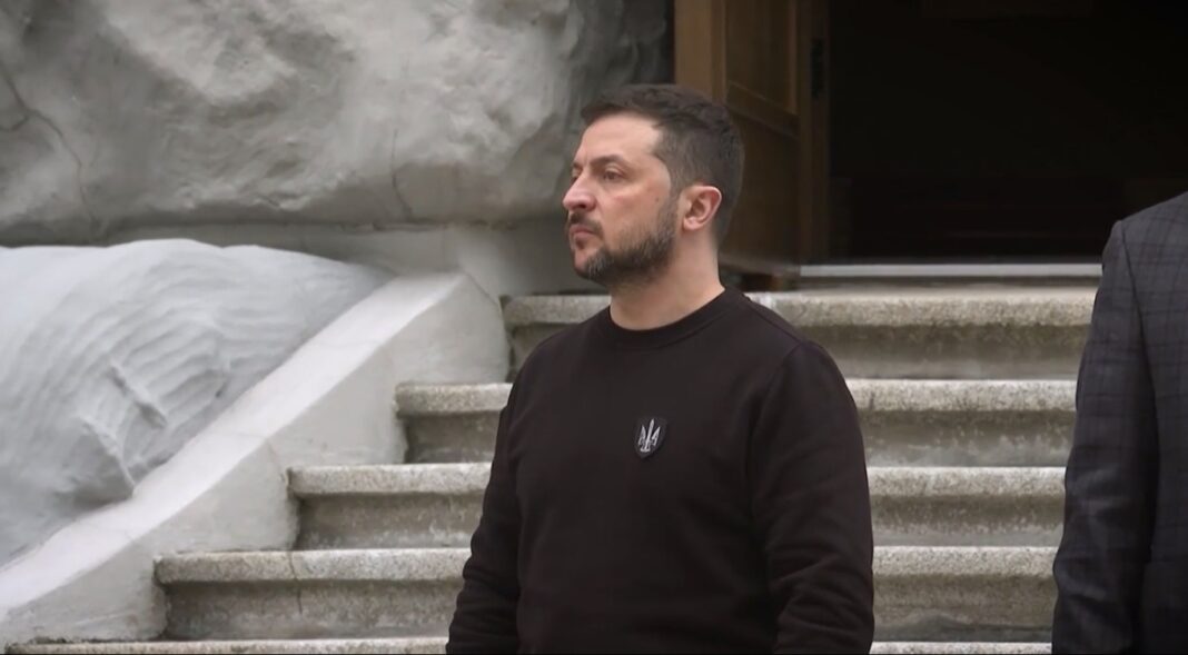Ουκρανία: Αιφνιδιαστική επίσκεψη Ζελένσκι στη Γερμανία, τη μέρα που το Βερολίνο έστειλε Patriot στο Κίεβο