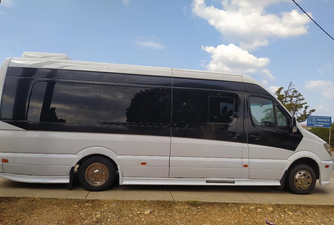 Δήμος Χερσονήσου: Ένα mini bus για τις ανάγκες του Κέντρου Ημερήσιας Φροντίδας Ηλικιωμένων