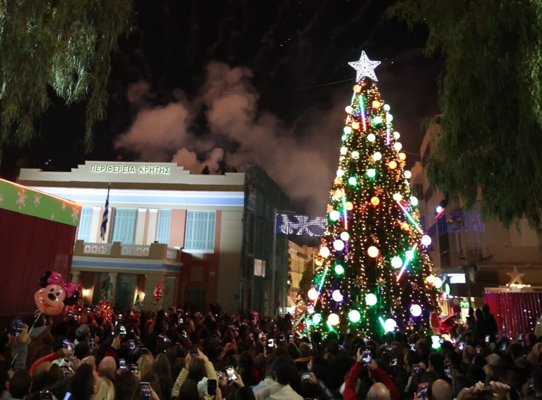 Με συναυλία της Παυλίνας Βουλγαράκη η φωταγώγηση του Χριστουγεννιάτικου δέντρου του δήμου Ηρακλείου