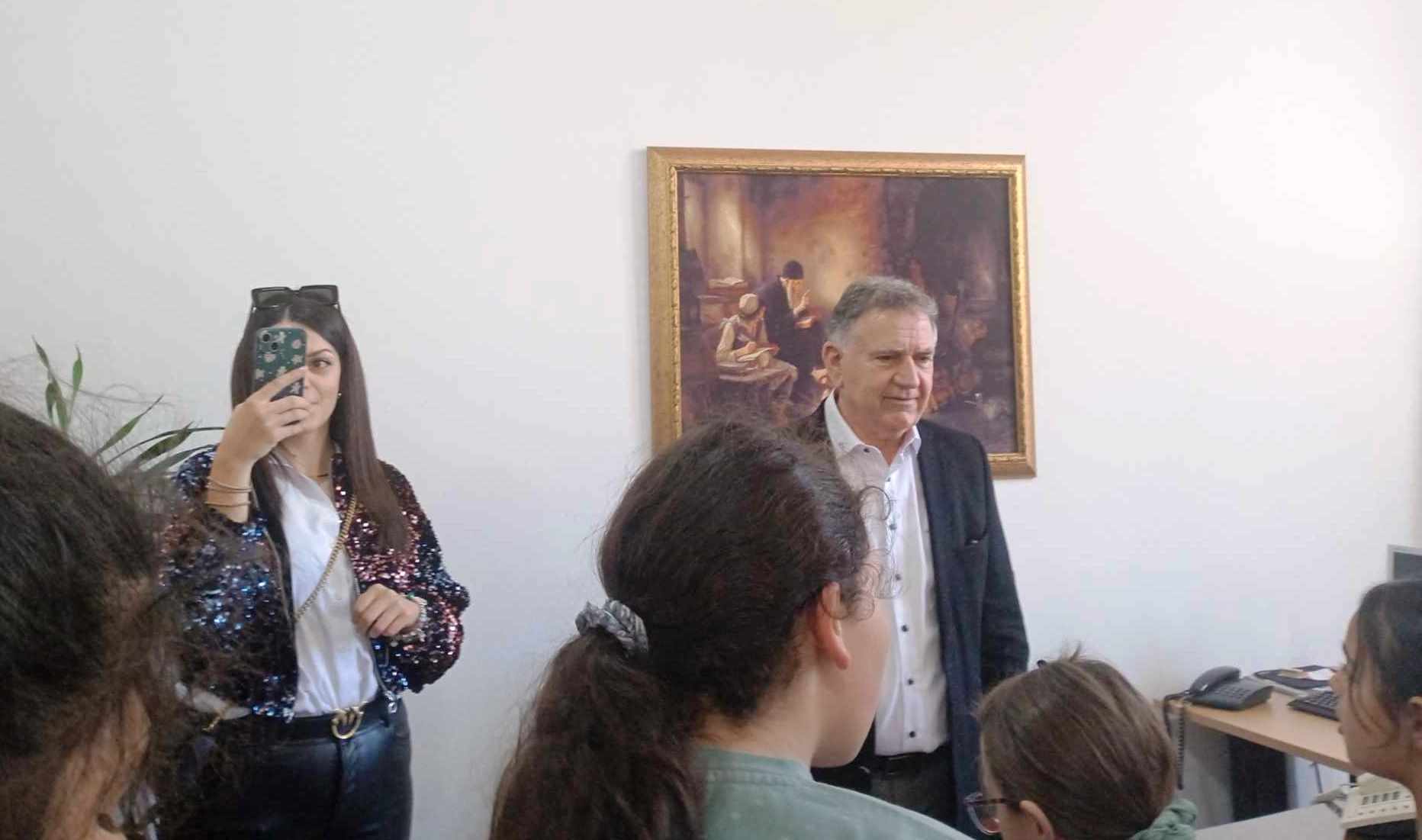 "Έψαλαν" τα κάλαντα στον Δήμαρχο Μινώα Πεδιάδας Μανώλη Φραγκάκη