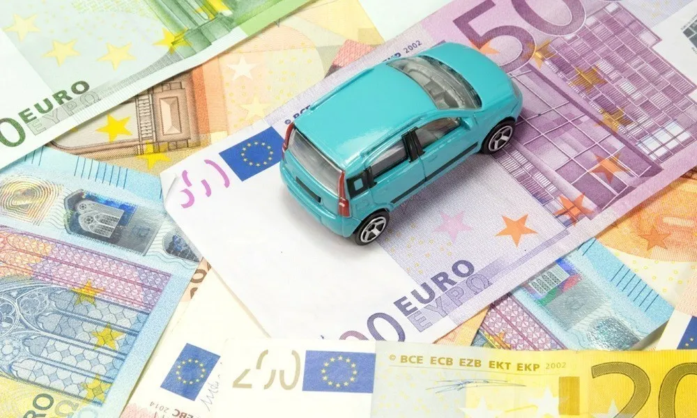 Έρχεται πρόωρο χαράτσι για εκατομμύρια οδηγούς
