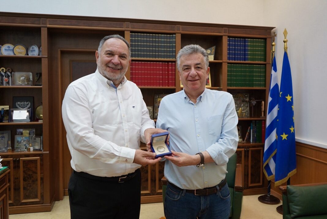 Συνάντηση Aρναουτάκη με τον Πρόεδρο της ΠΕΔ Κρήτης