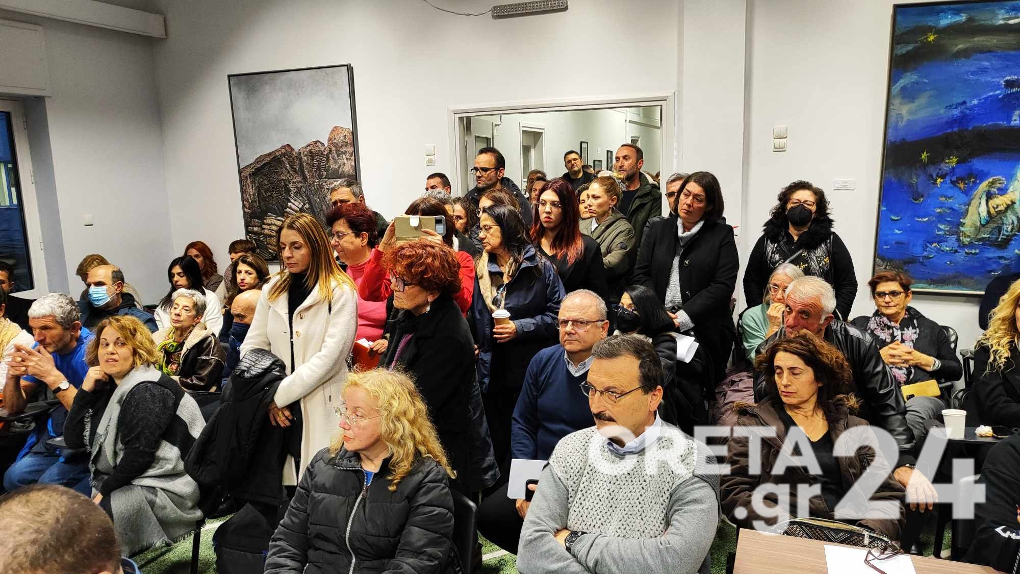 Λύση για το Πειραματικό Λύκειο ζητούν γονείς και εκπαιδευτικοί στο Δημοτικό Συμβούλιο Χανίων