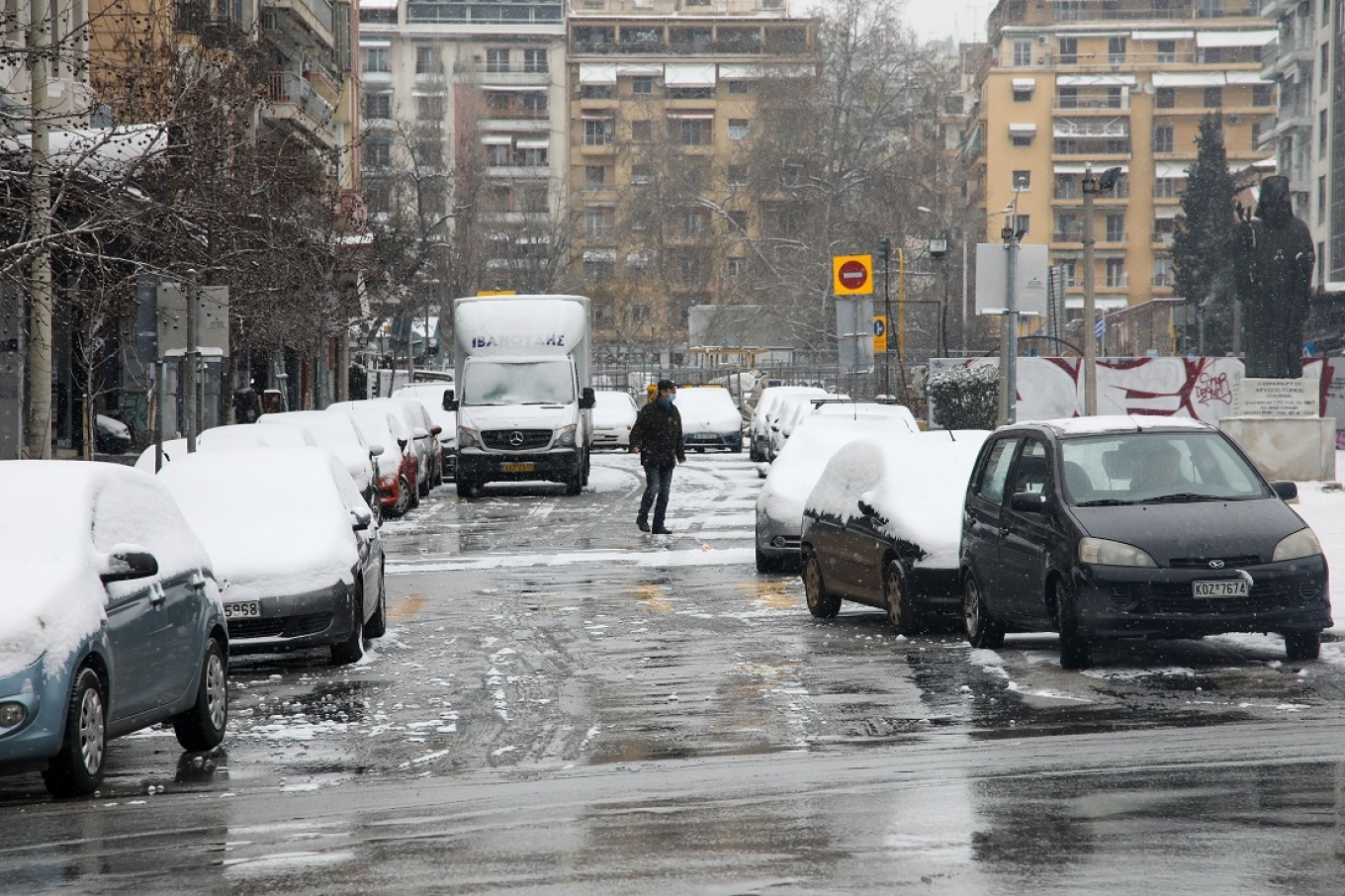 Θεσσαλονίκη: Υποχρεωτικός ο εφοδιασμός με αλυσίδες από σήμερα - Κλειστή για φορτηγά και λεωφορεία η Περιφερειακή